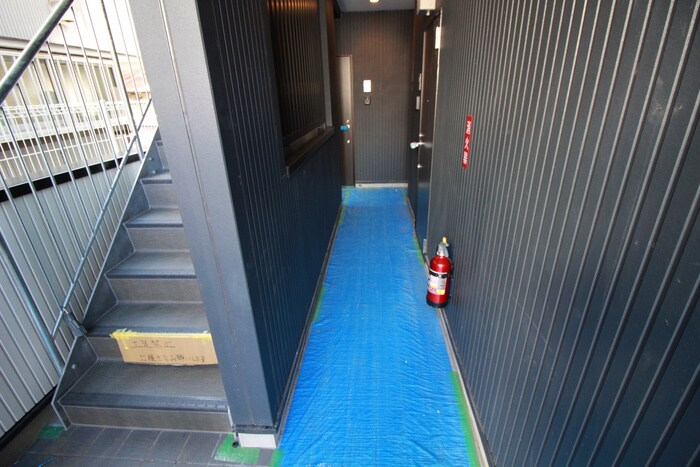 物件外観写真6　(エントランス部分)