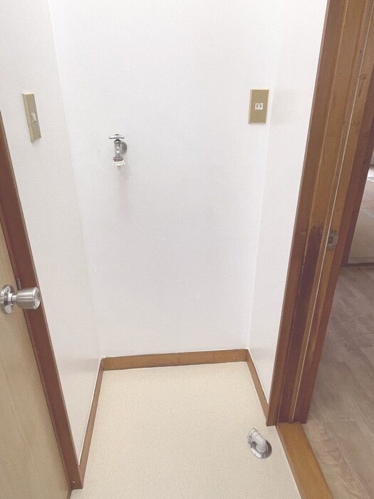 物件内観写真13　(洗濯機置場)