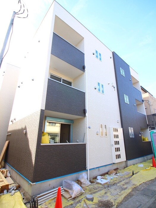 物件外観写真1　(建築中)