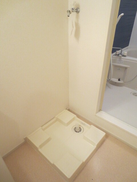 物件内観写真9　(洗濯機置場)