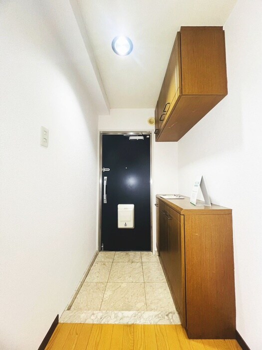 物件内観写真18　(玄関)