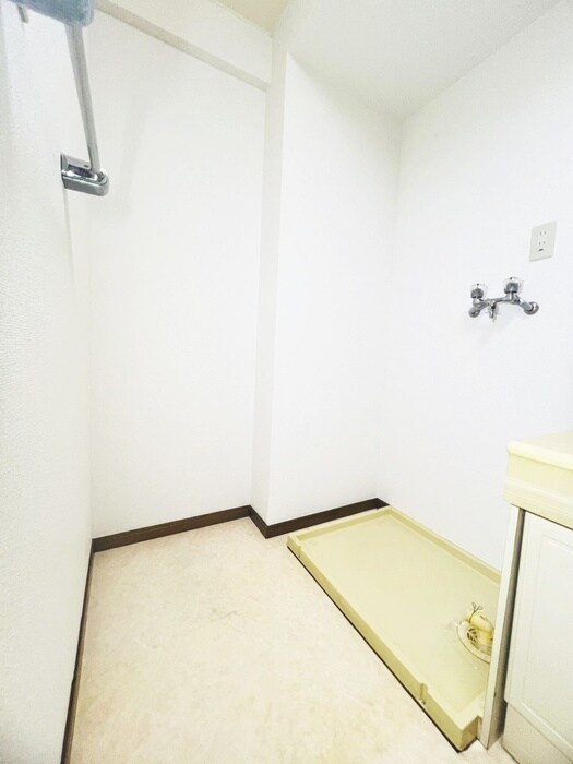 物件内観写真20　(洗濯機置場)