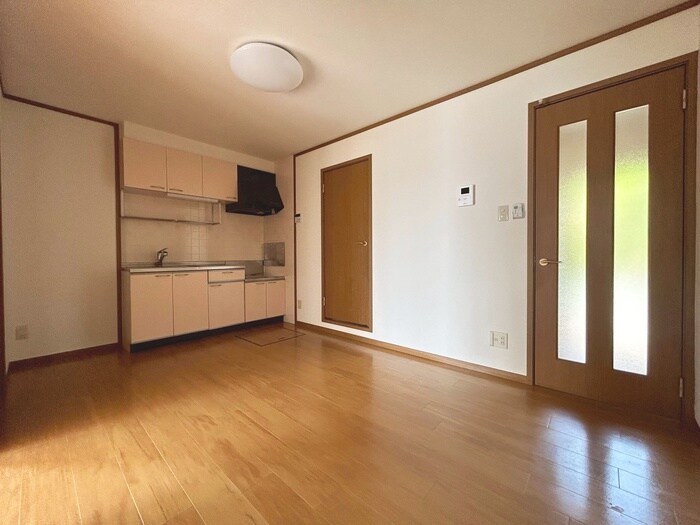 物件内観写真9　(室内からの展望)