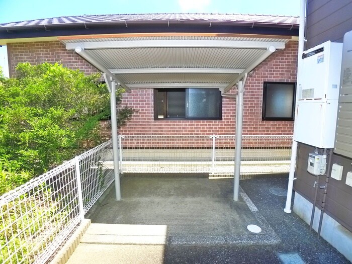 物件外観写真5　(駐輪場)