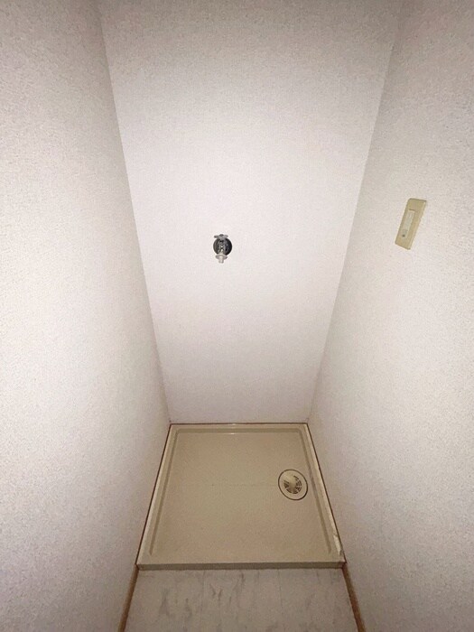 物件内観写真15　(洗濯機置場)