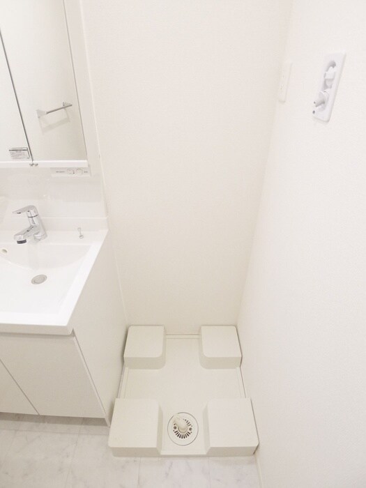 物件内観写真15　(洗濯機置場)