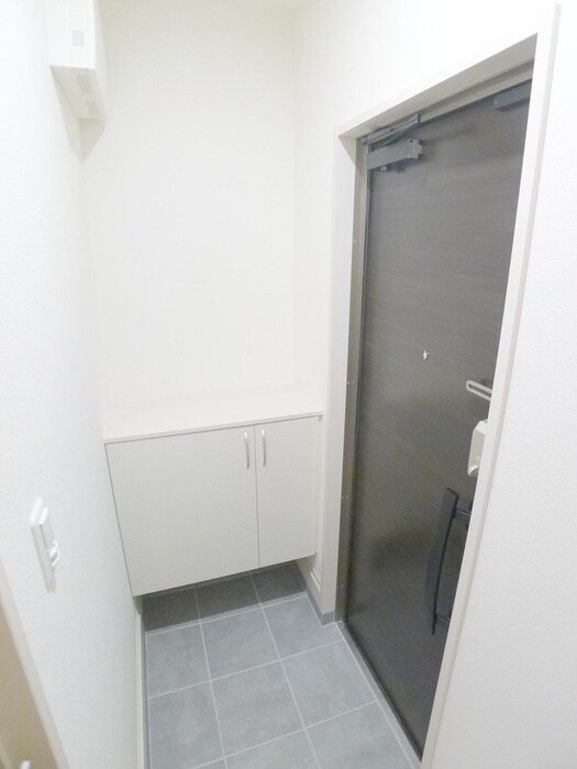 物件内観写真19　(玄関)