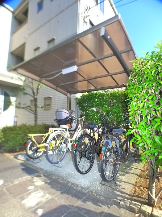 物件外観写真5　(駐輪場)