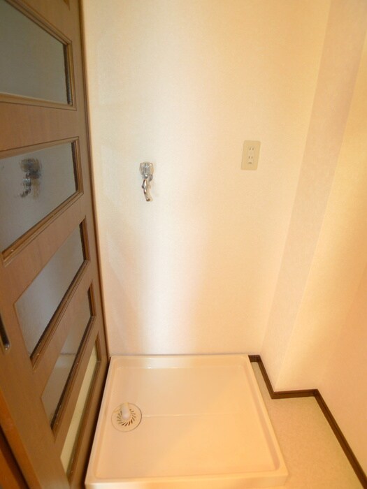 物件内観写真17　(洗濯機置場)