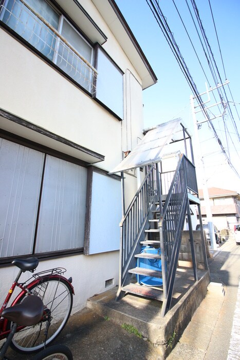 物件外観写真4　(エントランス部分)