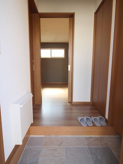 物件内観写真16　(玄関)