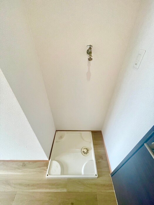 物件内観写真18　(洗濯機置場)