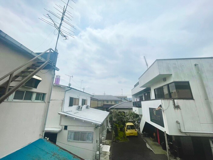 物件内観写真22　(室内からの展望)