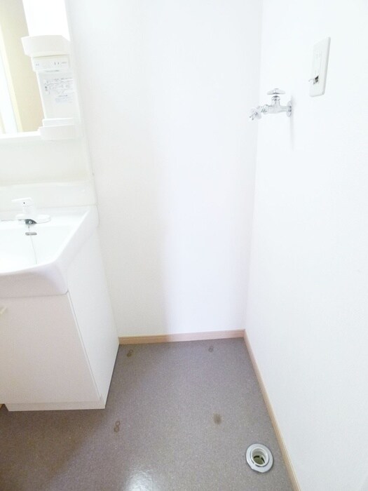 物件内観写真9　(洗濯機置場)