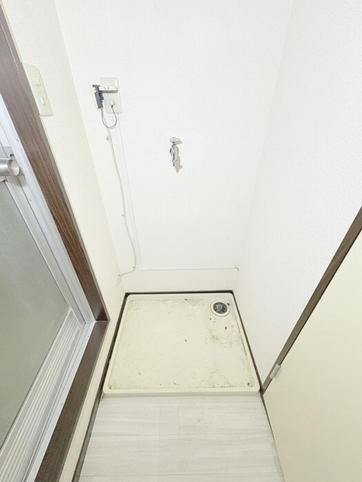 物件内観写真13　(洗濯機置場)