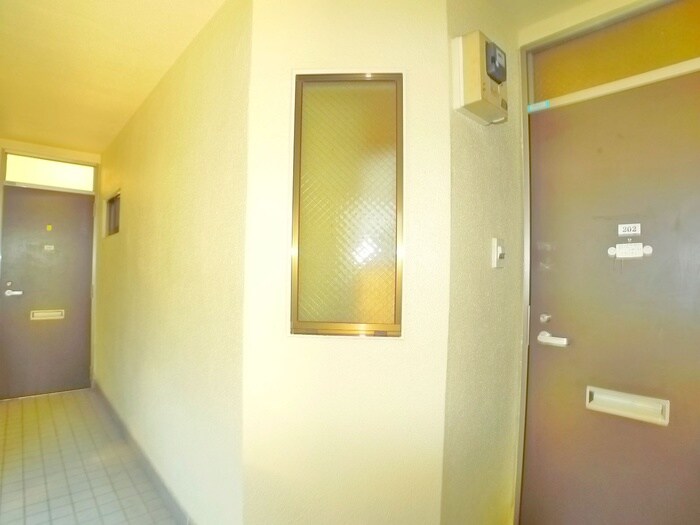 物件外観写真5　(エントランス部分)