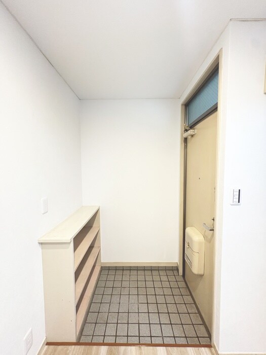 物件内観写真17　(玄関)