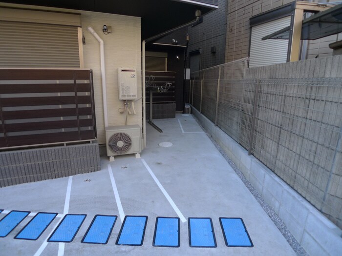 物件外観写真3　(駐輪場)