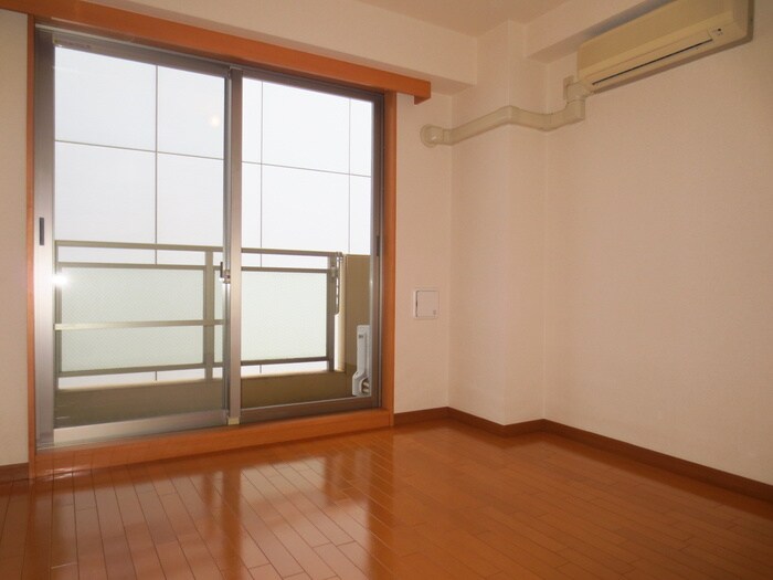 アルテ－ヌ新横浜の居室