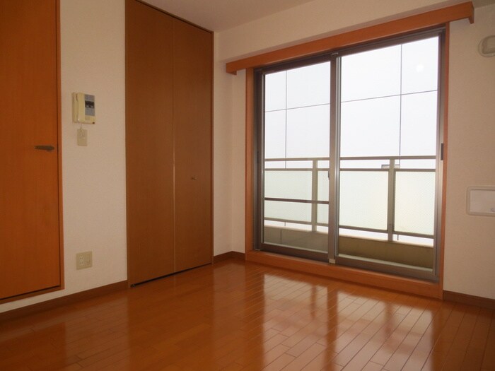 アルテ－ヌ新横浜の居室