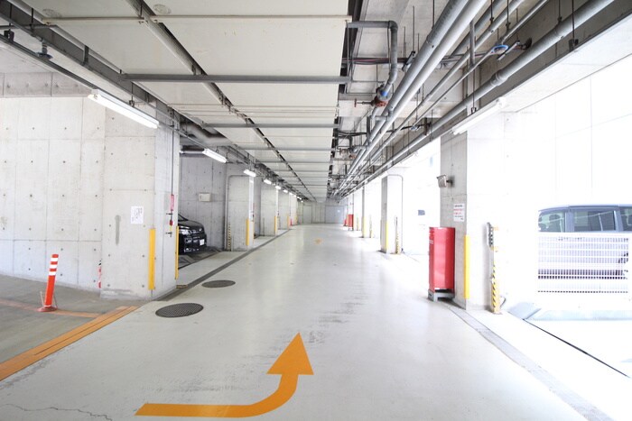 アルテ－ヌ新横浜の駐車場