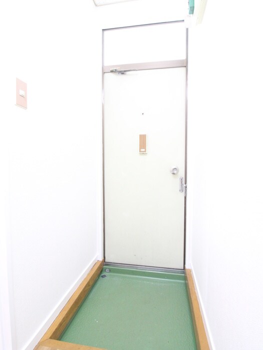 物件内観写真17　(玄関)