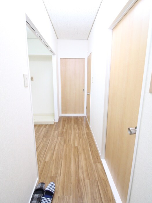 物件内観写真18　(廊下)
