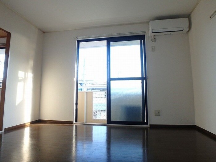 物件内観写真4　(居室)