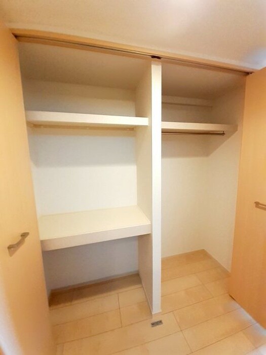 物件内観写真10　(収納)