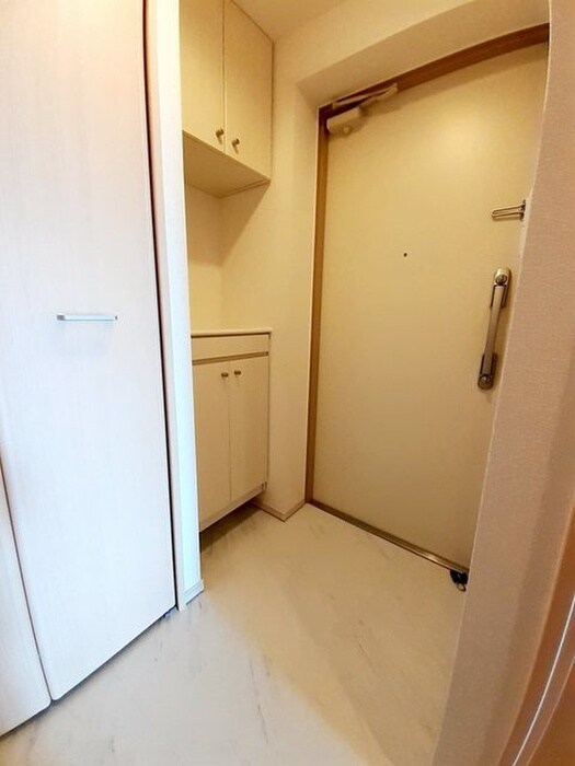 物件内観写真11　(玄関)