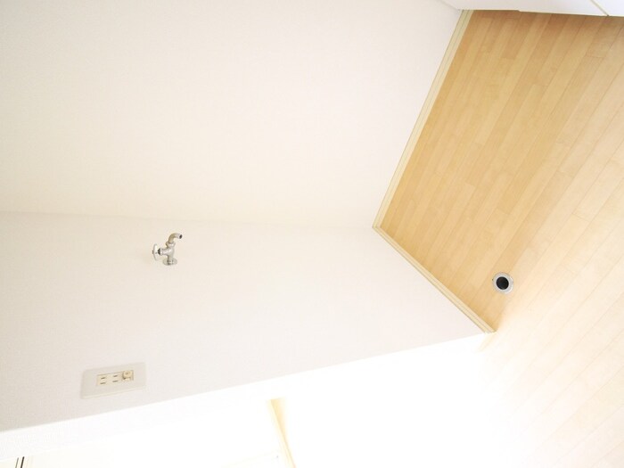 物件内観写真15　(洗濯機置場)