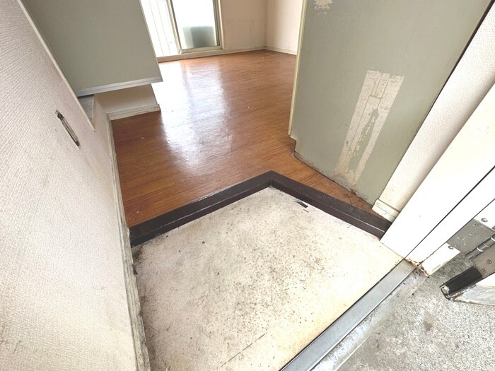 物件内観写真17　(玄関)
