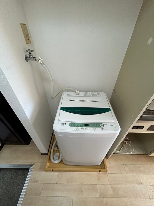 物件内観写真15　(洗濯機置場)