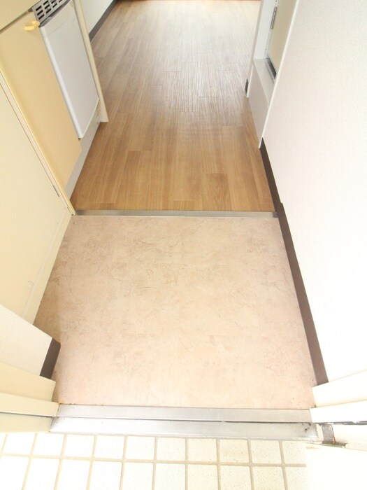 物件内観写真15　(玄関)