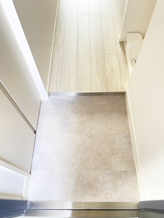 物件内観写真16　(玄関)