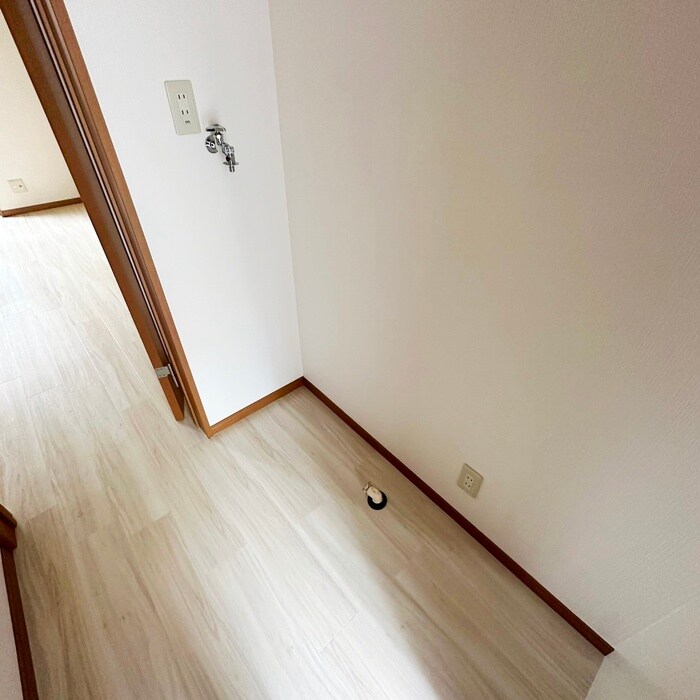 物件内観写真14　(洗濯機置場)