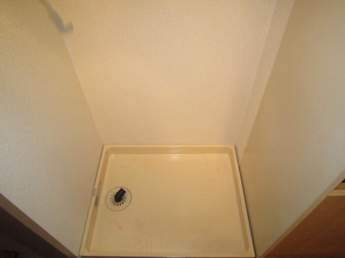 物件内観写真13　(洗濯機置場)