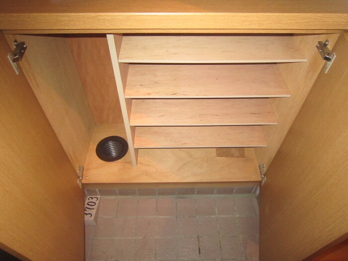 物件内観写真15　(靴箱)