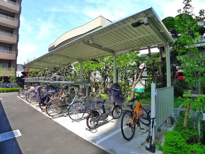 物件外観写真2　(駐輪場)