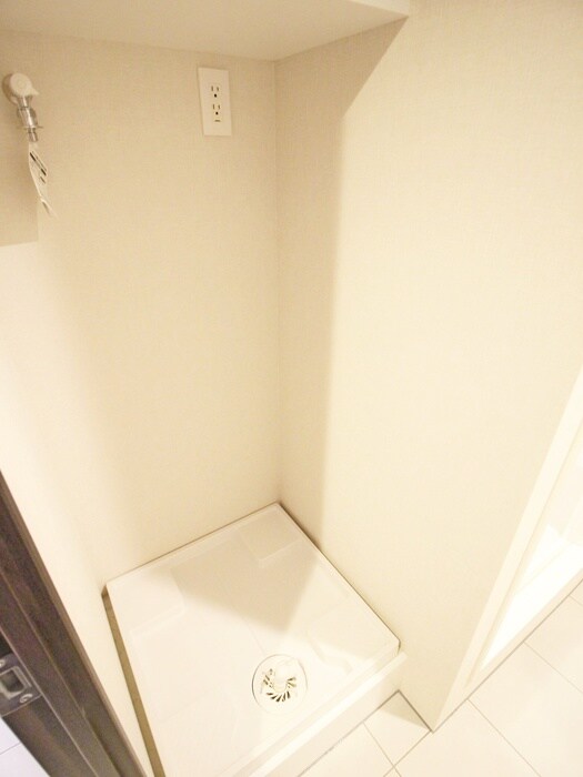 物件内観写真15　(洗濯機置場)