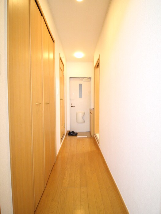 物件内観写真16　(廊下)
