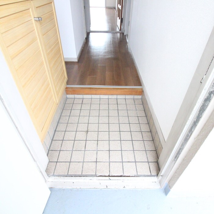 物件内観写真7　(玄関)