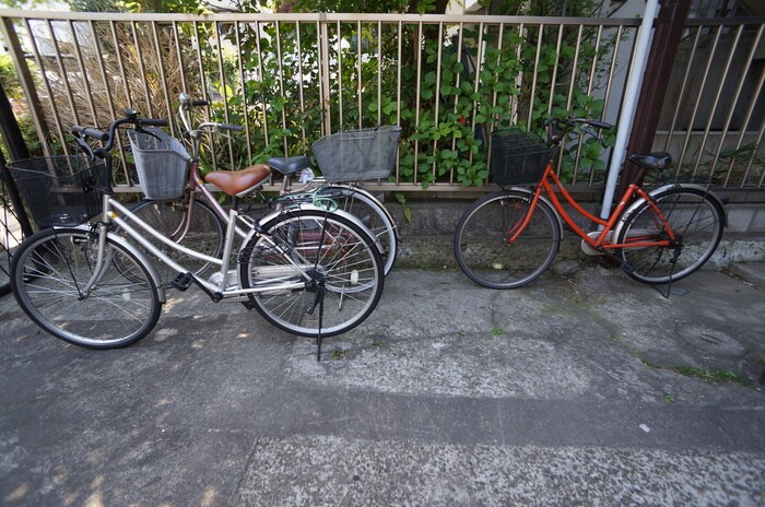 物件外観写真3　(駐輪場)