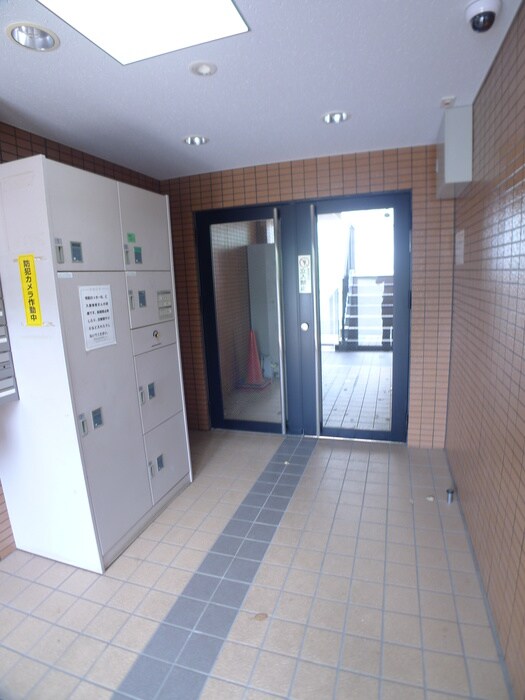 物件外観写真5　(エントランス部分)