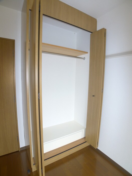 物件内観写真12　(収納)