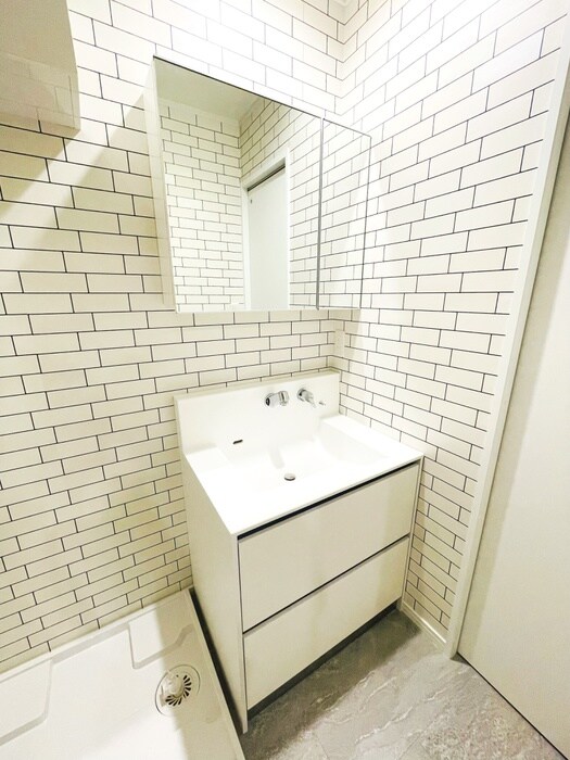 物件内観写真12　(洗面)