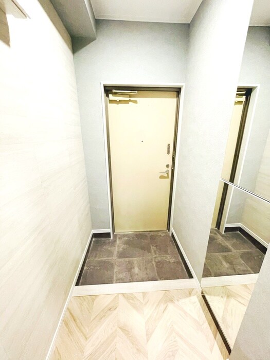 物件内観写真13　(玄関)