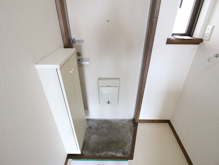 物件内観写真13　(玄関)