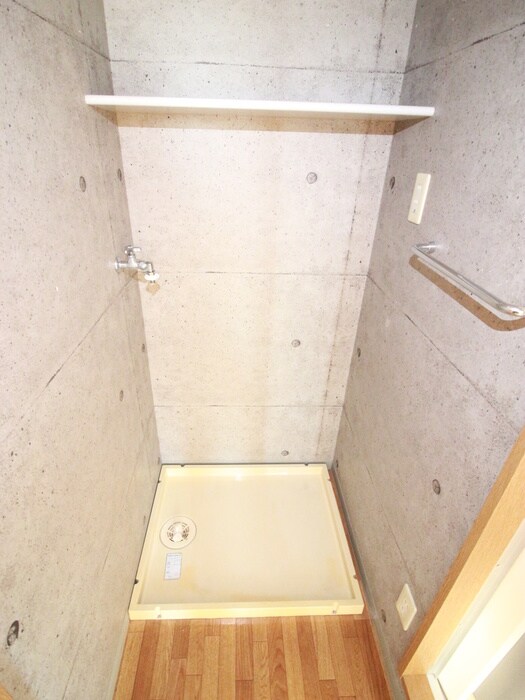 物件内観写真9　(洗濯機置場)