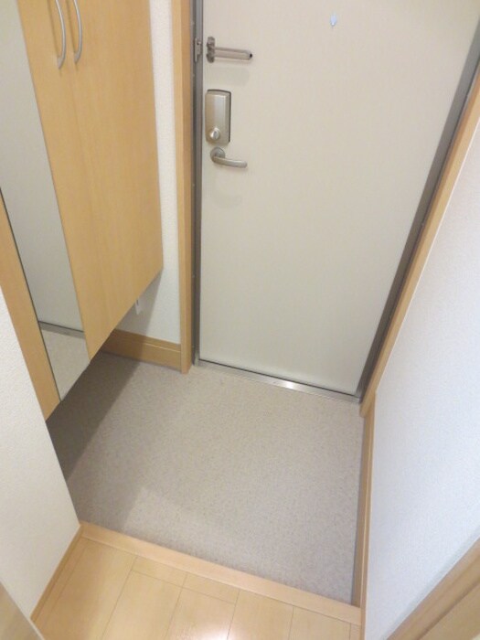 物件内観写真14　(玄関)